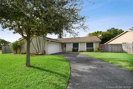 9627 NW 48th St Sunrise, FL 33351
