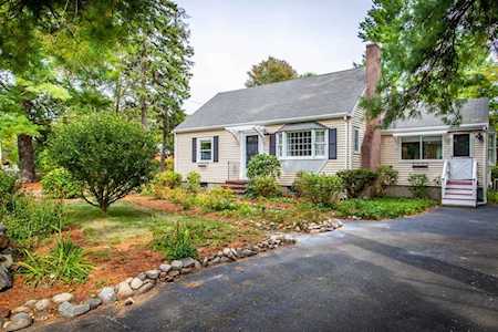 33 Brooksbie Rd Bedford, MA 01730