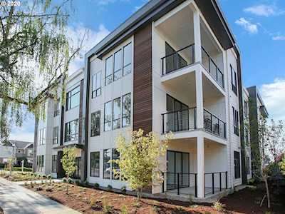 425 NE Bryant St #304 Portland, OR 97211