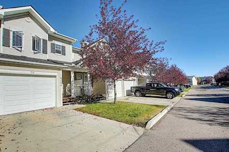 58 Country Village Villas NE Calgary, AB T3K 0L7