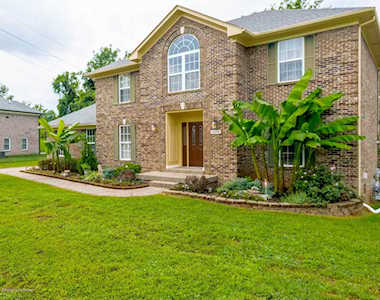 6618 Woodrow Way Louisville, KY 40228
