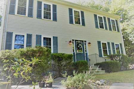 63 Streeter Rd Sturbridge, MA 01518