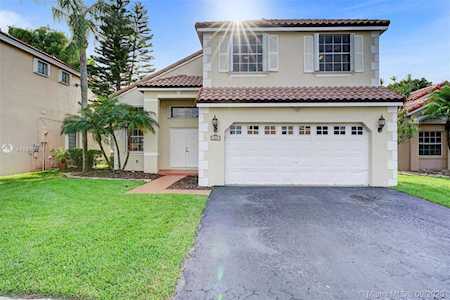 240 Somerset Way Weston, FL 33326