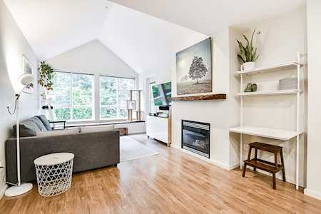 6833 Village Green #415 Burnaby, BC V5E 4M1