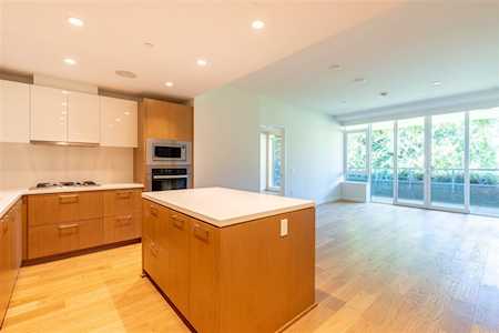 788 Arthur Erickson Place #406 West Vancouver, BC V7T 0B6