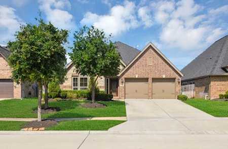 4515 Hickory Branch Ln Sugar Land, TX 77479