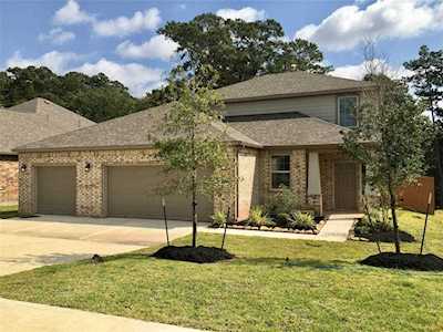 800 Dogberry Ln Conroe, TX 77304