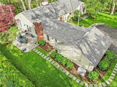 59 Chestnut Hill Lane Stamford, CT 06903