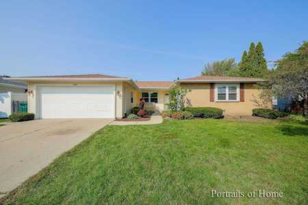 1056 W Glenn Trl Elk Grove Village, IL 60007