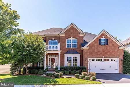 25155 Beach Place Chantilly, VA 20152