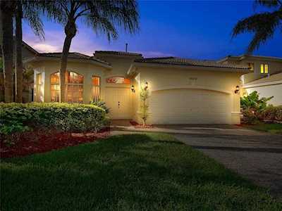19378 SW 64th St Pembroke Pines, FL 33332