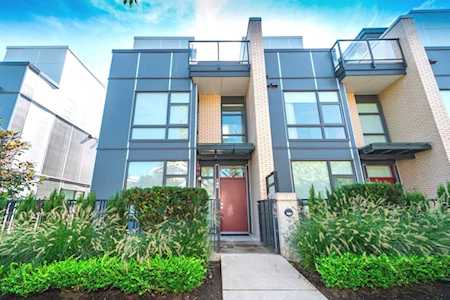 190 W 63rd Avenue Vancouver, BC V5X 0G6