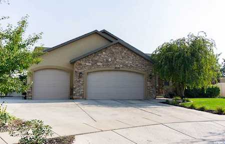 8082 S Sawtell Cir West Jordan, UT 84081