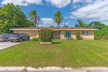 2811 Bougainvillea St Sarasota, FL 34239