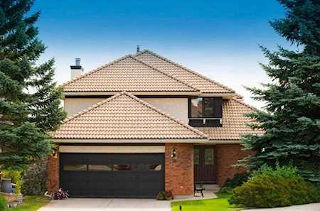 31 Stradbrooke Place SW Calgary, AB T3H 2A3