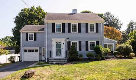 4 Williams Rd Lynnfield, MA 01940