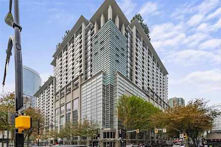 938 Smithe Street #1824 Vancouver, BC V6Z 3H8