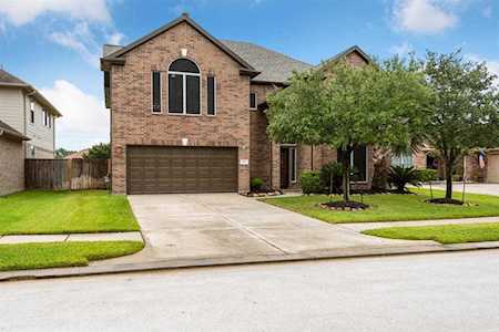 18126 Memorial Falls Dr Tomball, TX 77375