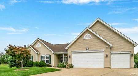 752 Springfield Dr Wentzville, MO 63385