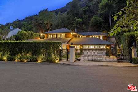 919 Chantilly Road Los Angeles, CA 90077