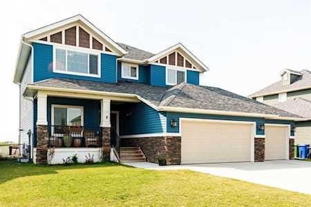 285 Boulder Creek Dr Langdon, AB T0J 1X3
