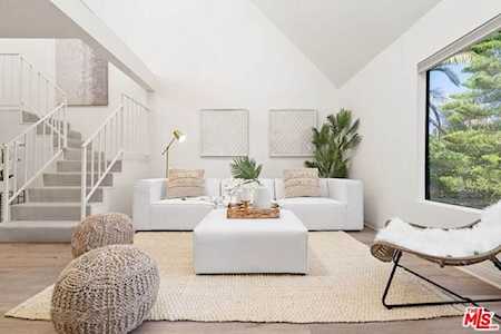 1127 12th Street #302 Santa Monica, CA 90403