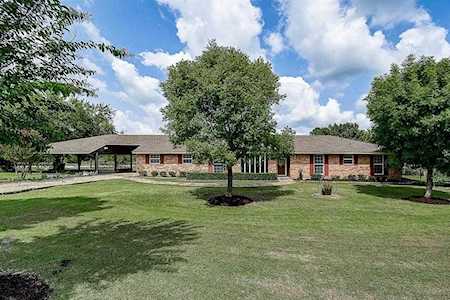 1 Glencove Circle Lucas, TX 75002