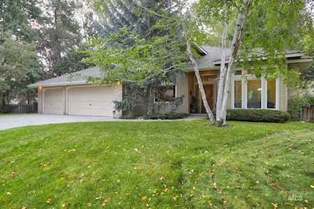 2674 S Swallowtail Lane Boise, ID 83706-6132