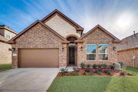 1713 Moonsail Lane Denton, TX 76210