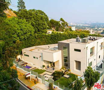 8320 Hollywood Boulevard Los Angeles, CA 90069