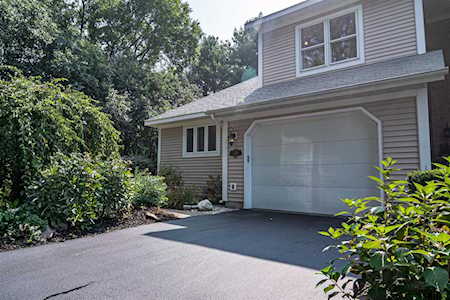 2499 Nott St East Niskayuna, NY 12309