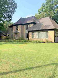 2225 Lansingwood Dr Germantown, TN 38139