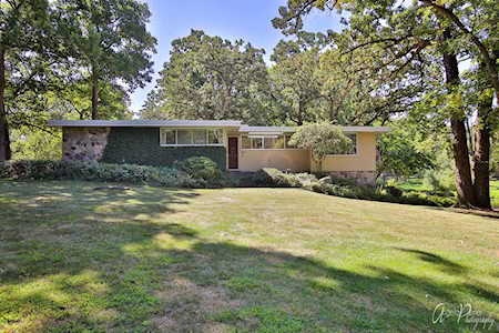 427 Maplewood Dr Barrington, IL 60010