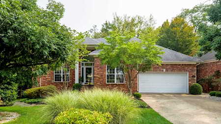 117 Forest Place Ct Louisville, KY 40245