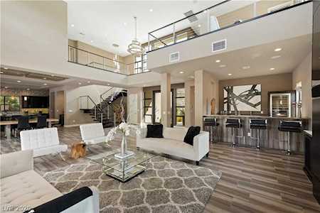 36 Hunting Horn Dr Las Vegas, NV 89135