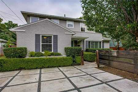 1132 N Hampton Road Dallas, TX 75208