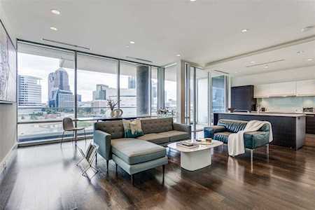2408 Victory Park Lane #736 Dallas, TX 75219