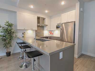 3201 Noel Drive #8 Burnaby, BC V3J 0G9