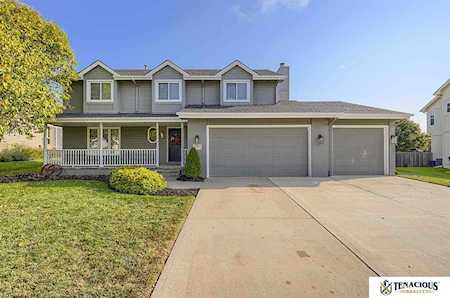 1103 Roland Dr Papillion, NE 68046