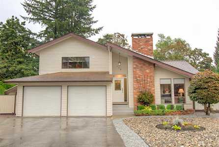 908 Maywood Avenue Port Coquitlam, BC V3B 5M5
