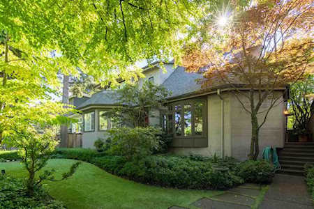2016 W 13th Avenue Vancouver, BC V6J 2H7