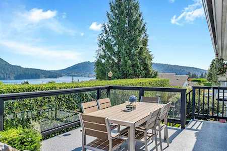 714 Huntingdon Crescent North Vancouver, BC V7G 1M2