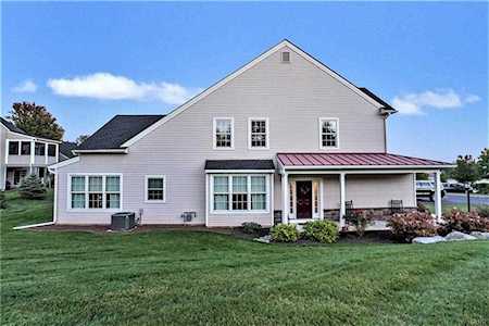 5518 Thornberry Ct Whitehall, PA 18052