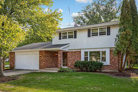 86 Brookside Dr Elgin, IL 60123