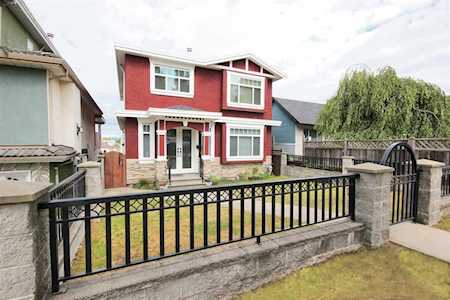 4825 Joyce Street Vancouver, BC V5R 4G4
