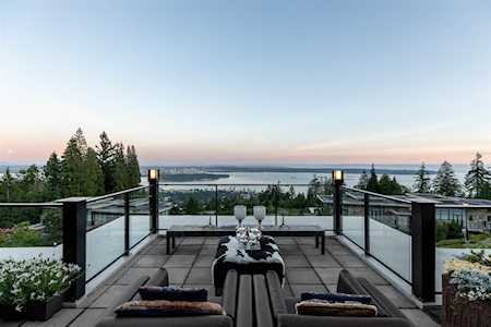 2245 Twin Creek Place #302 West Vancouver, BC V7S 3K4