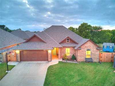 8905 Estelle Manor Circle Oklahoma City, OK 73135