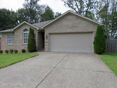 2417 Fluhr Ln Louisville, KY 40216