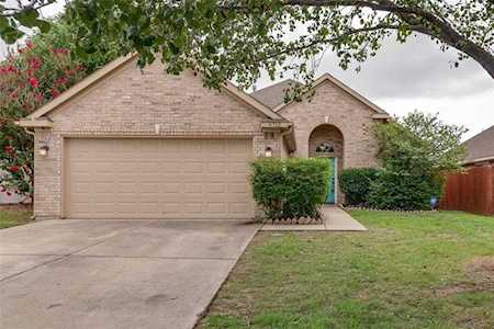 6712 Armstrong Court Fort Worth, TX 76137
