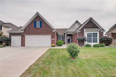 4711 Shady Ridge Row Greenwood, IN 46143